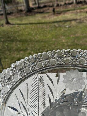 #7782 ANTIQUE SAWTOOTH  CRYSRAL 9” BOWL